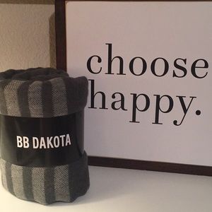 BNWT B.B. Dakota Poncho